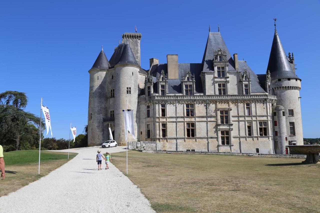 Gîte Le Bonheur Hiersac Exterior foto